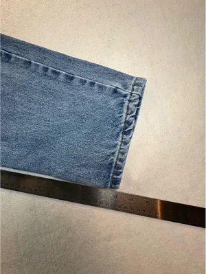 Levi’s 550 Relaxed Tapered Jeans Women’s 10 S Medium Wash High Rise Vintage thumbnail 4