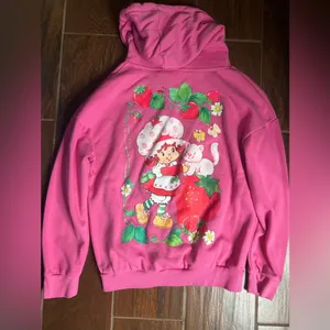 Strawberry Shortcake Pink Hoodie Sweater Womens Size Small thumbnail 4