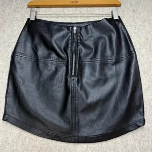 Lulus Black Vegan Faux Leather Mini‎ Skirt Exposed Zipper Size M Bikercore thumbnail 2