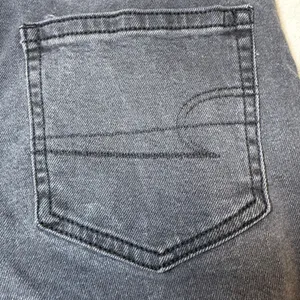 American Eagle Womens Size 8 Mom Jean Black Denim High Rise Stretch Casual thumbnail 12