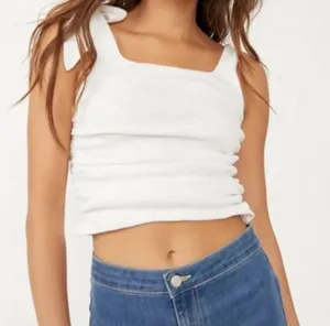 NWOT Boulevard Top in white, 16” p2p lots of stretch size Large thumbnail 3