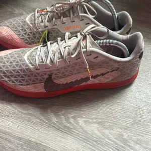 NIKE ZOOM RIVAL WAFFLE 2019 thumbnail 2