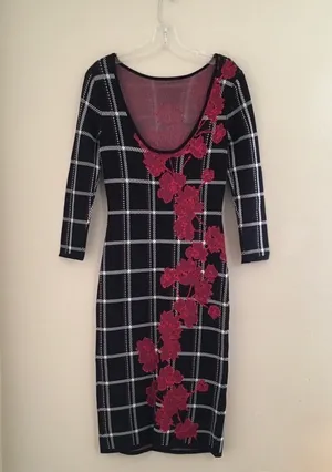 Vince Camuto Small Black Red White Plaid Floral Sweater Knit Fitted Dress thumbnail 2