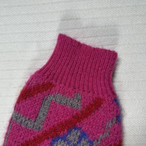 TOGETHER Women’s Small Vintage Style Pink Geometric Knit Sweater thumbnail 9