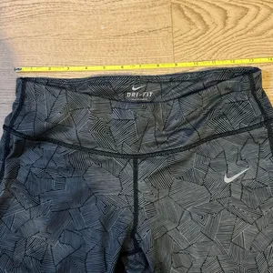 Nike Dri-FIT Capri running leggings with a black and gray geometric print and me thumbnail 5
