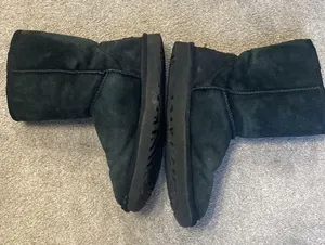 UGG Black Sherpa Lined Classic Short Boots Size 9 thumbnail 3