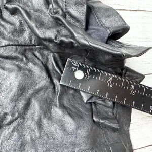 Sparkle & Fade Shorts Women 4 Black Leather Zip‎ Back Outseam Detail Chic Goth thumbnail 6