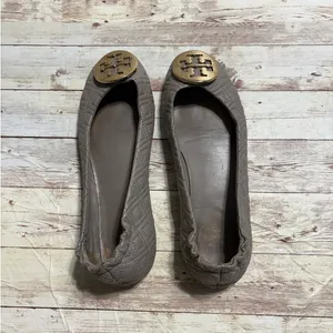 Tory Burch Quilted Minnie Flats Women's Size 8 Dust Storm Gold Logo thumbnail 4
