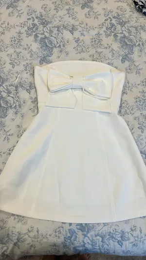 Mini white boutique dress thumbnail 3