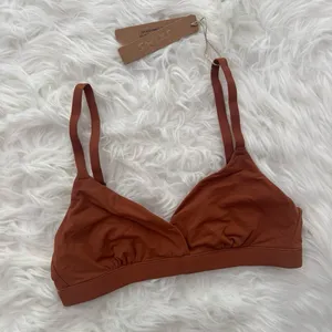 Skims Fits Everybody Crossover Bralette Bronze Size XXS thumbnail 3