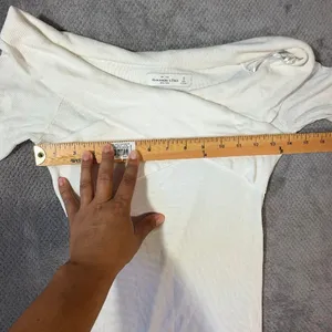 Abercrombie & Fitch Women’s Small Ivory Ribbed Off Shoulder Wrap Long Sleeve Top thumbnail 6