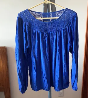 Old navy maternity size L thumbnail 1