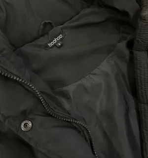 Boohoo Cropped Black Puffer Jacket thumbnail 3