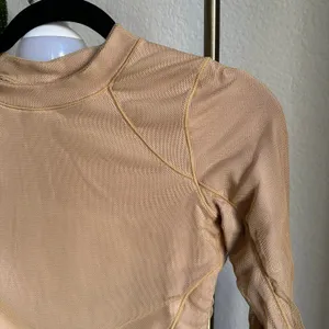 Alo Yoga Tan Textured Tulle Longsleeve thumbnail 2