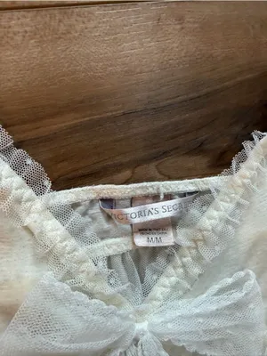 Y2K Victoria’s Secret Ivory Ruffle Babydoll Cami Tank Medium thumbnail 3