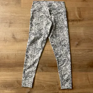 Soul by SoulCycle white snakeskin set thumbnail 5