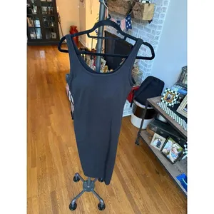 Vuori Halo Essential Midi Dress in a sleek black hue Women's L thumbnail 2