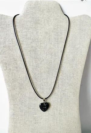 Heart Stone Necklace Black thumbnail 3
