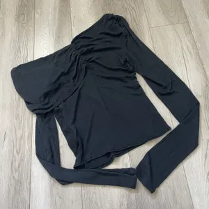 Free People Top brianne twist asymmetrical long sleeve womens Black medium party thumbnail 5