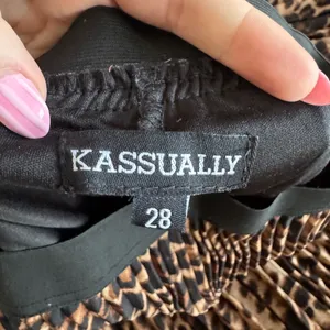 Kassually 28 Medium High Waisted Midi Skirt Pleated Cheetah Print Leopard Animal thumbnail 4