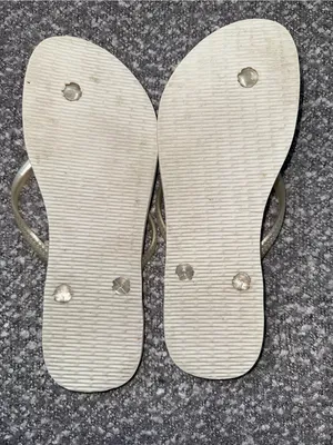 Havaianas Women's Flip Flops in Pearl White with Gold Straps thumbnail 2