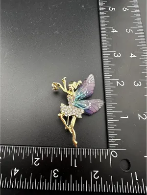 Elegant Forest Deer Brooch Pin for Women thumbnail 4