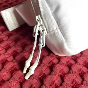 Fabletics The Belt Bag White Waist Pack Crossbody Adjustable Strap NWT OS thumbnail 7
