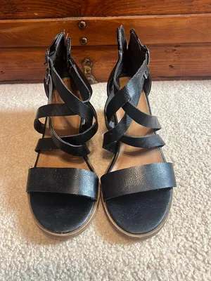 Black Heels Size 8 thumbnail 1