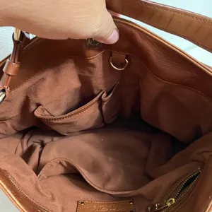 TreVero tan leather shoulder bag with gold hardware Brown thumbnail 6