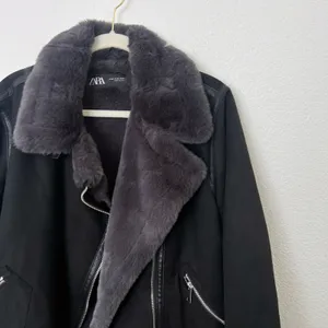[Zara] Black Faux Fur Suede Double-Faced Oversized Moto Jacket Blogger Fave XS thumbnail 6