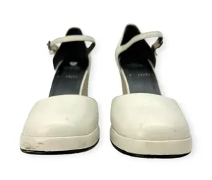 Andrea Coleccion | Size 8 | White Leather Round Toe Chunky 4 Inch High Heel Pump thumbnail 2