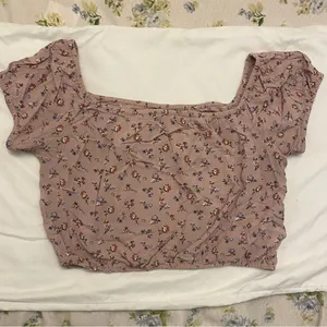 American Eagle Floral Top‎ thumbnail 2