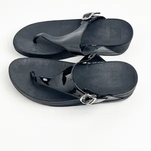 FIT FLOP Black Silver Buckle Thong Flip Flops 8 Beach Summer Spring thumbnail 4