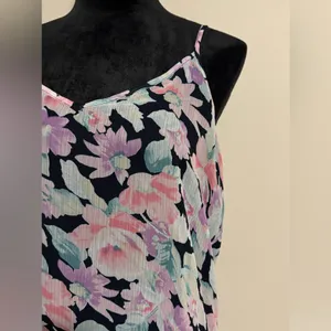 EUC Abercrombie & Fitch Black Spaghetti Strap Floral Peplum Tank size large thumbnail 3