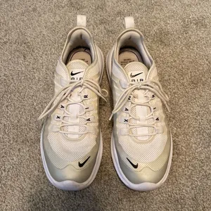 Nike Air Max‎ Axis Womens White Light Bone Running Shoes AA2168-105 Size 8 thumbnail 2
