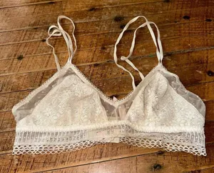 Victoria’s Secret M cream lace wireless sexy bralette thumbnail 1