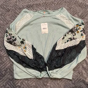 NEW‎ Free people Women's Light Blue Top thumbnail 3