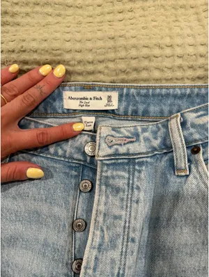 The Dad Abercrombie High-Rise Jeans thumbnail 2