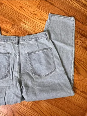 Uniqlo Light Wash Jeans - Classic Straight Fit thumbnail 6