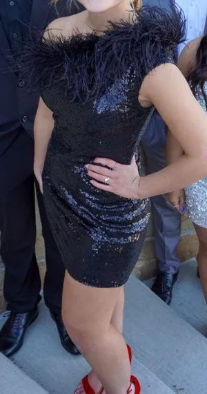 Black Feather Sequin Dress Size 4 thumbnail 1