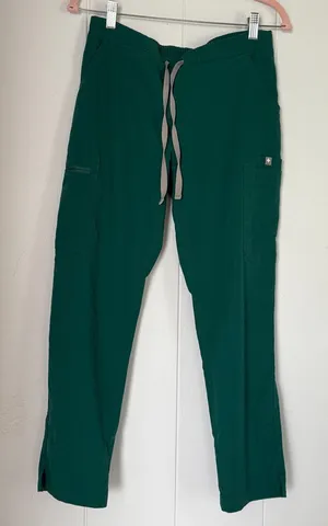 Green figs scrub pants thumbnail 1
