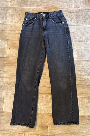 Garage Women's Black Slouchy Straight-Leg Barrel Jeans thumbnail 1