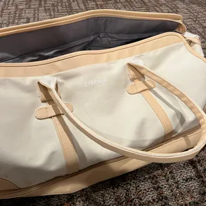 Amazon Chic Beige and Cream Tote Bag thumbnail 3