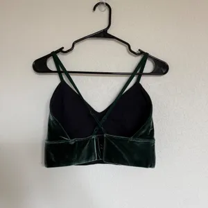 Beyond Yoga VIP Longline Sports Bra Velvet Velour Dark Green V-Neck Activewear thumbnail 3