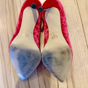 Katy Perry Sissy Velvet Pump! Vibrant pink! Size 6 thumbnail 5
