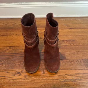 Ugg Women’s Dandridge Suede Leather Harness Ankle Boots in Mahogany‎ Size 8 thumbnail 3