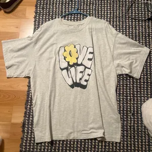 Gray and yellow Love Life tee #streetwear Size L very oversized fit I got it at H&M thumbnail 1