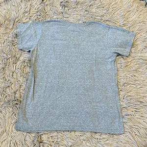 Disney Mickey and Minnie v-neck T-shirt XL thumbnail 3