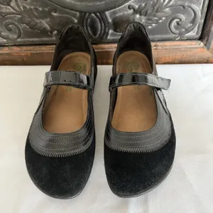Naot Kirei Mary Jane Women's 37 US‎ 6-6.5 Black Leather Suede Comfort Shoes thumbnail 3