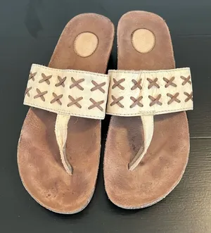 OluKai Womens Tan Leather Cross Stitch Thong‎ Wedge Sandals Size 7 thumbnail 1